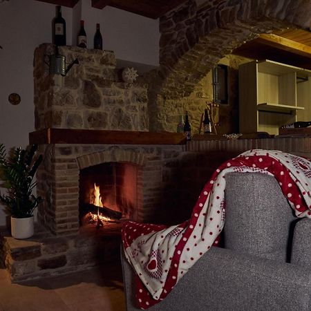Il Cortiletto Del Borgo Bed and Breakfast Pietra Montecorvino Eksteriør billede